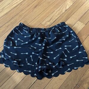 Women’s Navy Scallop-Hem Arrow Print Skort